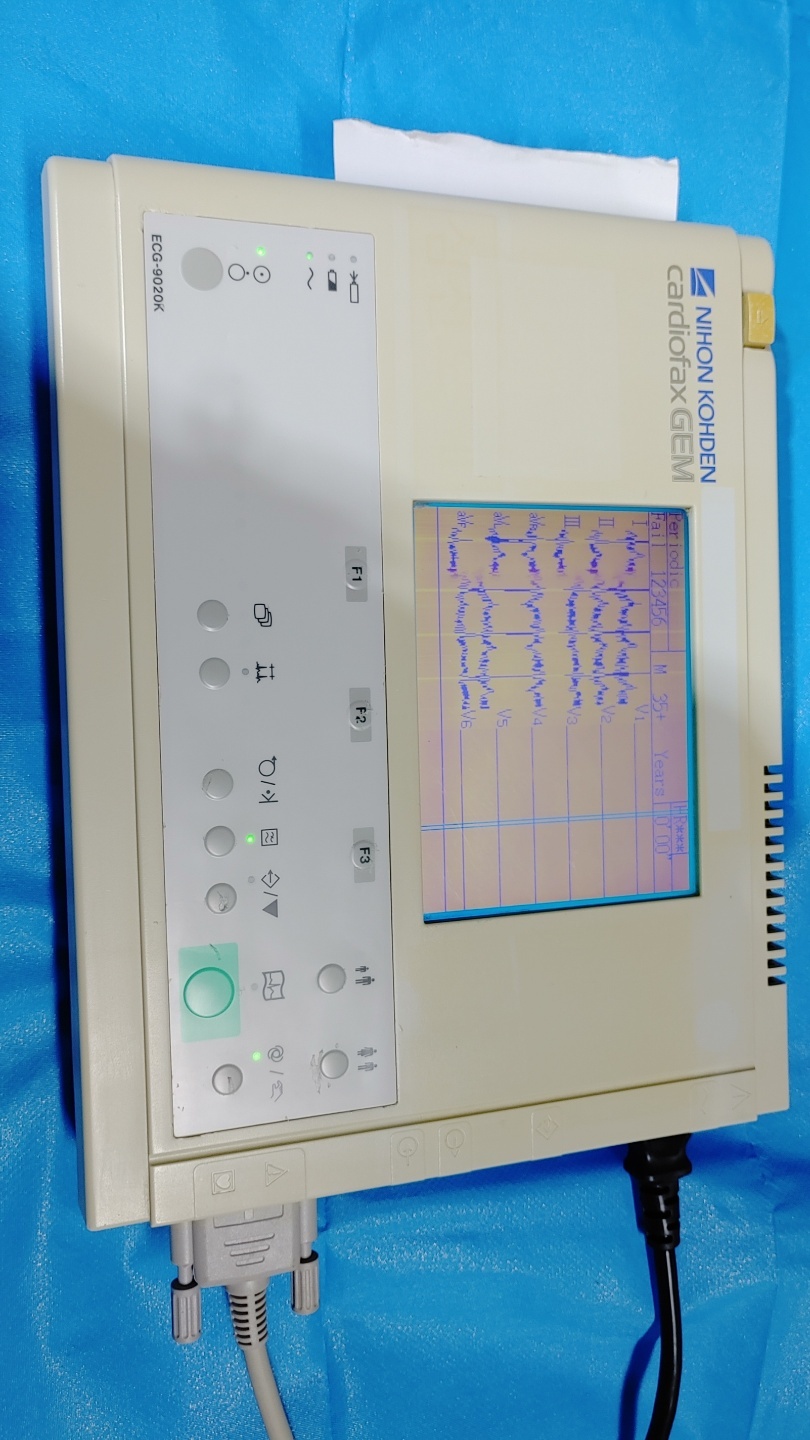 NIHON KOHDEN Cardiofax GEM ECG 9020K EKG