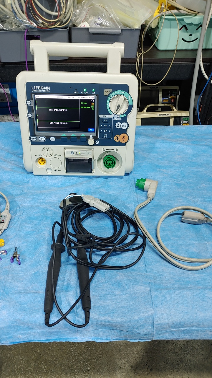 LiFEGAIN CU-HD1  Defibrillator