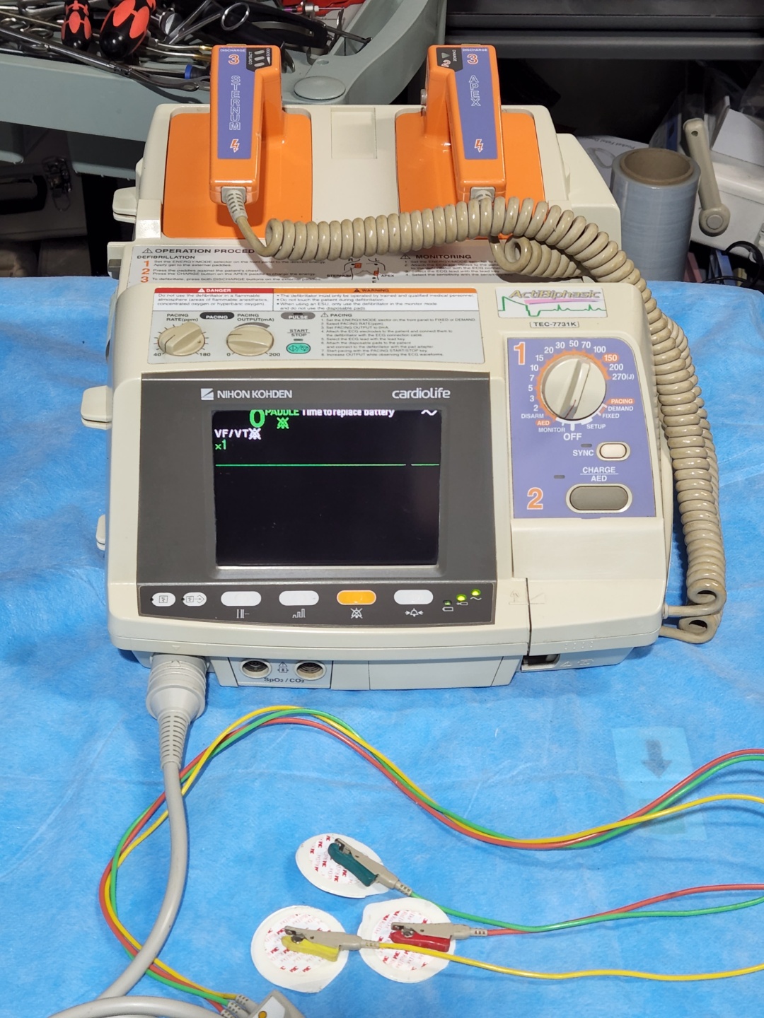 NIHON KODEN cardiolife TEC-7731K Defibrillator