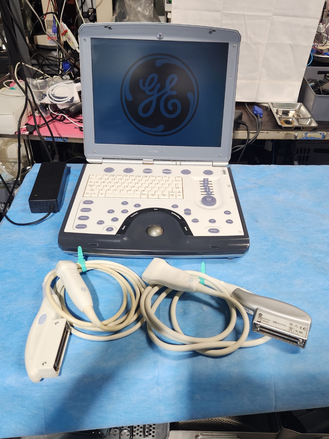 GE Vivid i Portable Ultrasound With 2 Probes