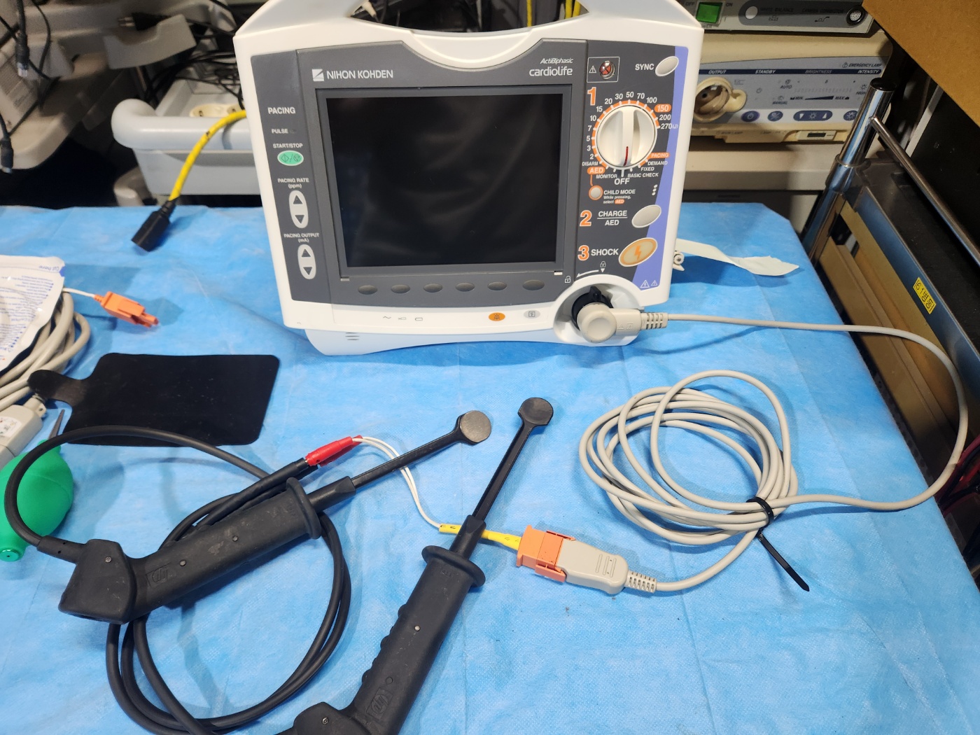 NIHON KODEN cardiolife TEC-8352K