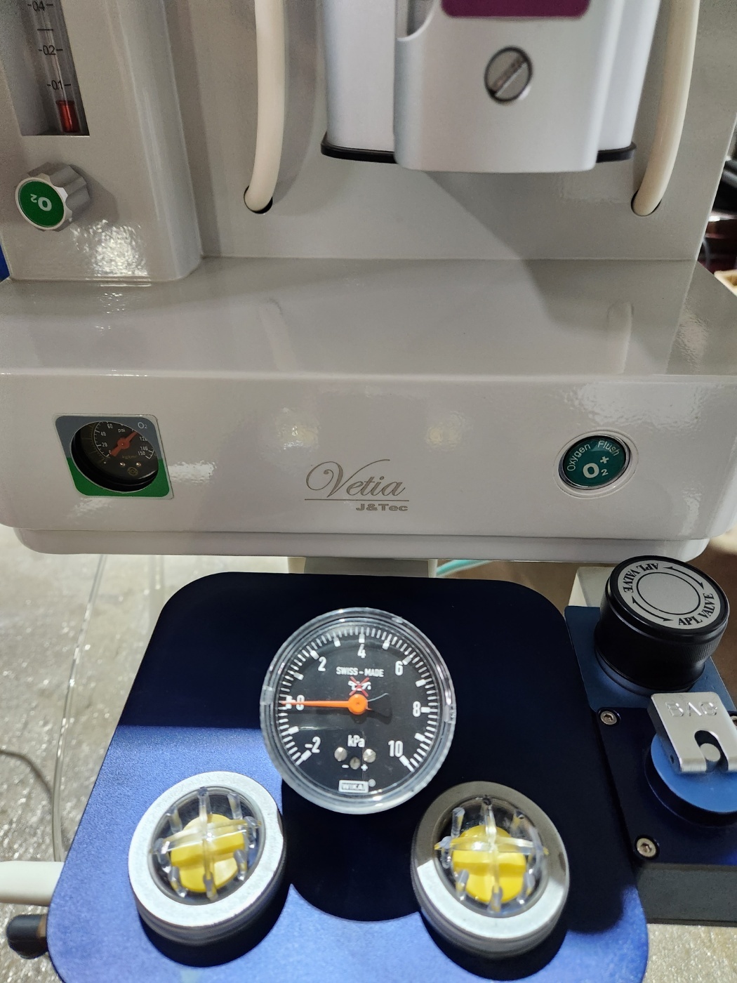 Vetia J&TEC Anesthesia Machine