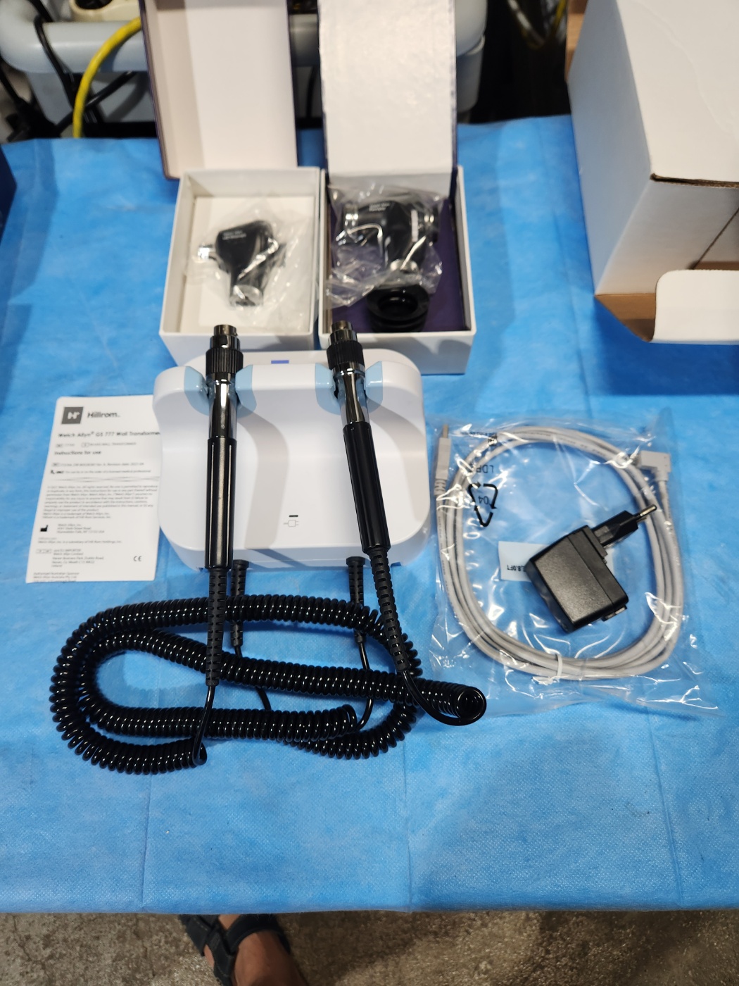 Welch Allyn GS 777  118-3 Pan Optic Ophthalmoscope 250-2 Otoscope