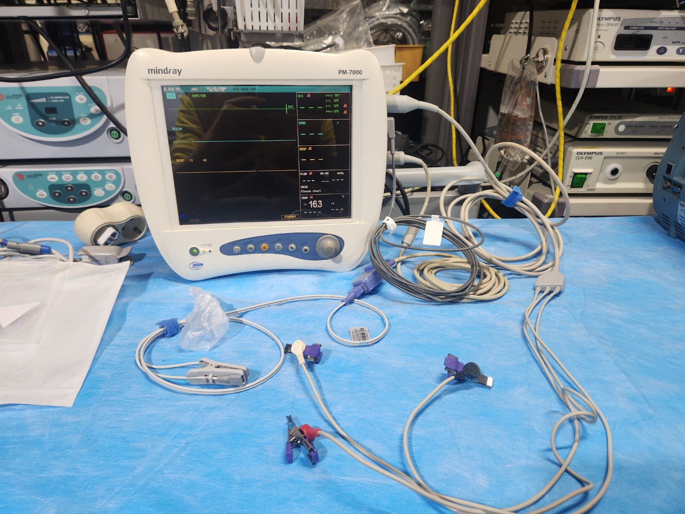 Mindray PM-7000 Patient Monitor