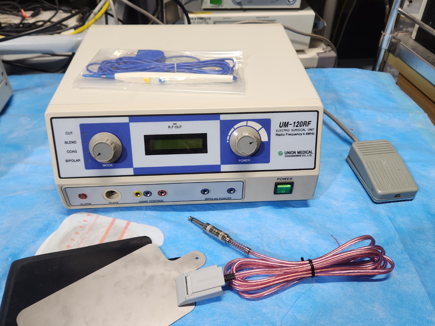 UM-120 RF Electrosurgical unit