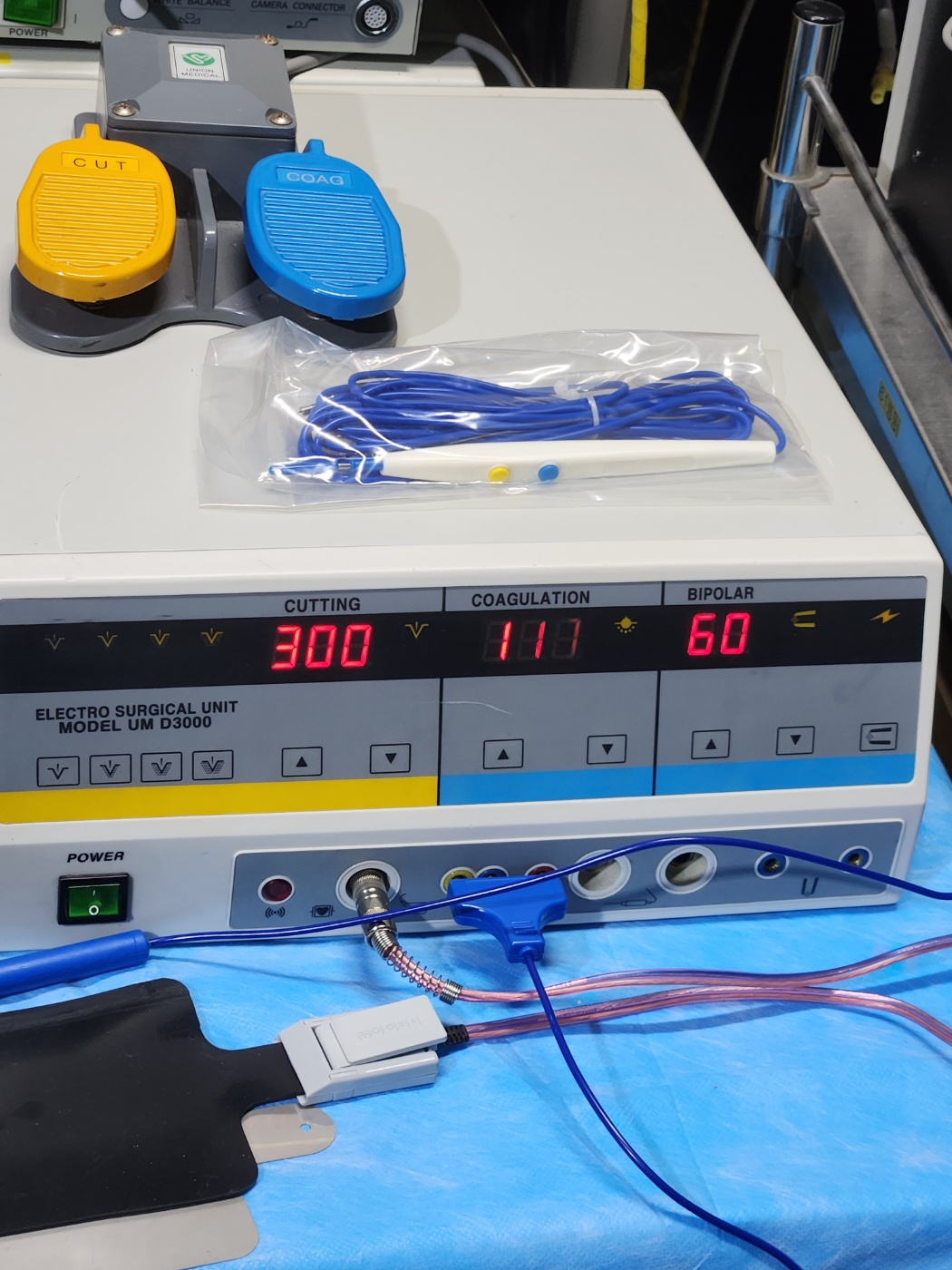 UM D 3000 Electrosurgica unit