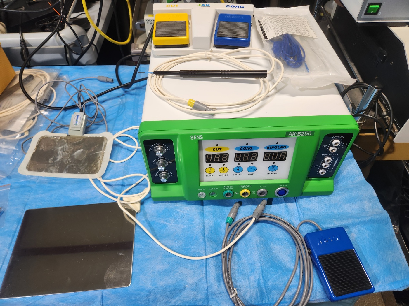 AK-B250  Monopolar cutting electrosurgical unit
