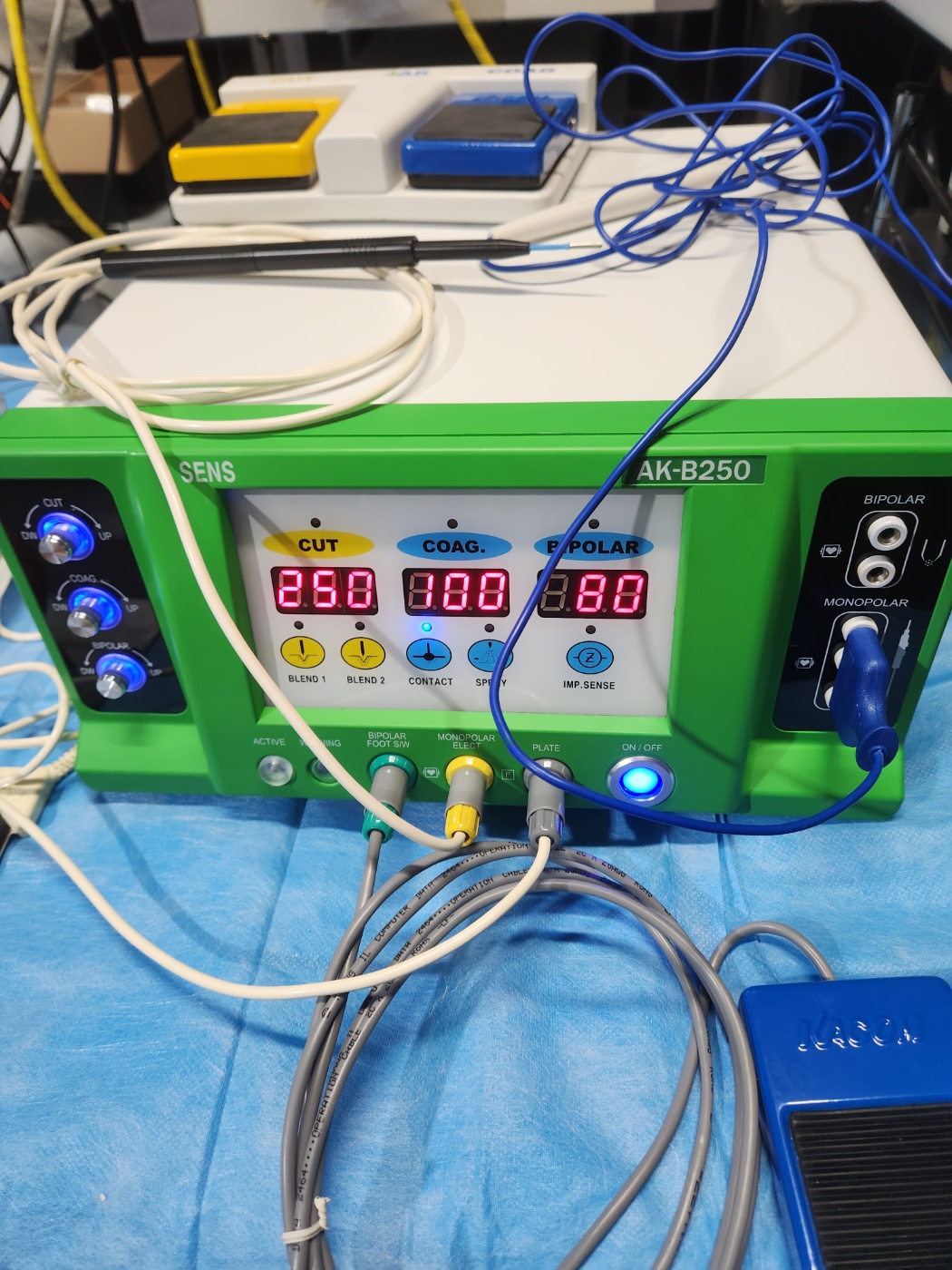 AK-B250  Monopolar cutting electrosurgical unit
