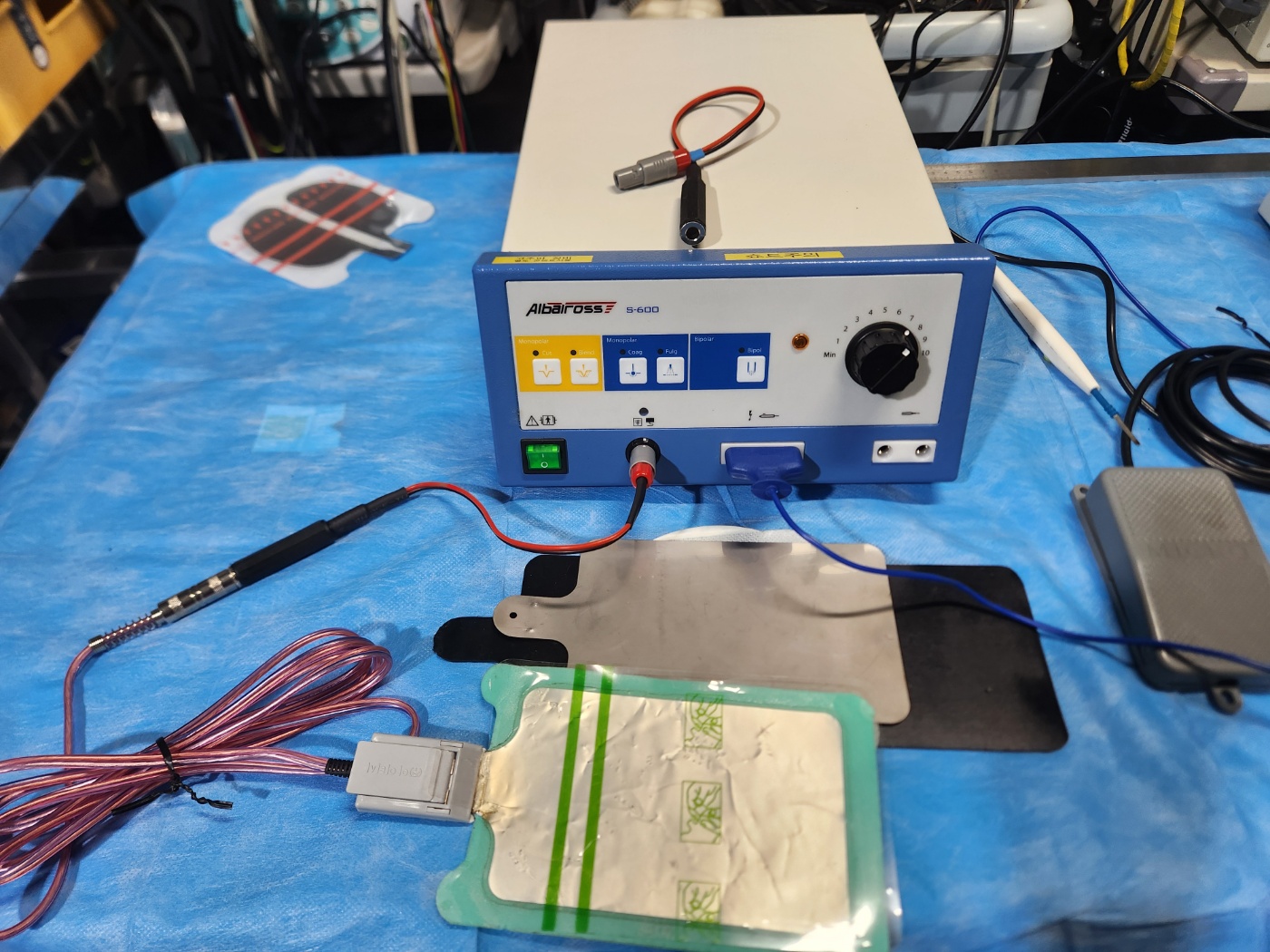 albatross S-600 electrosurgical unit