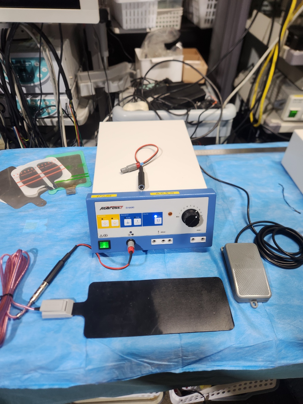 albatross S-600 electrosurgical unit