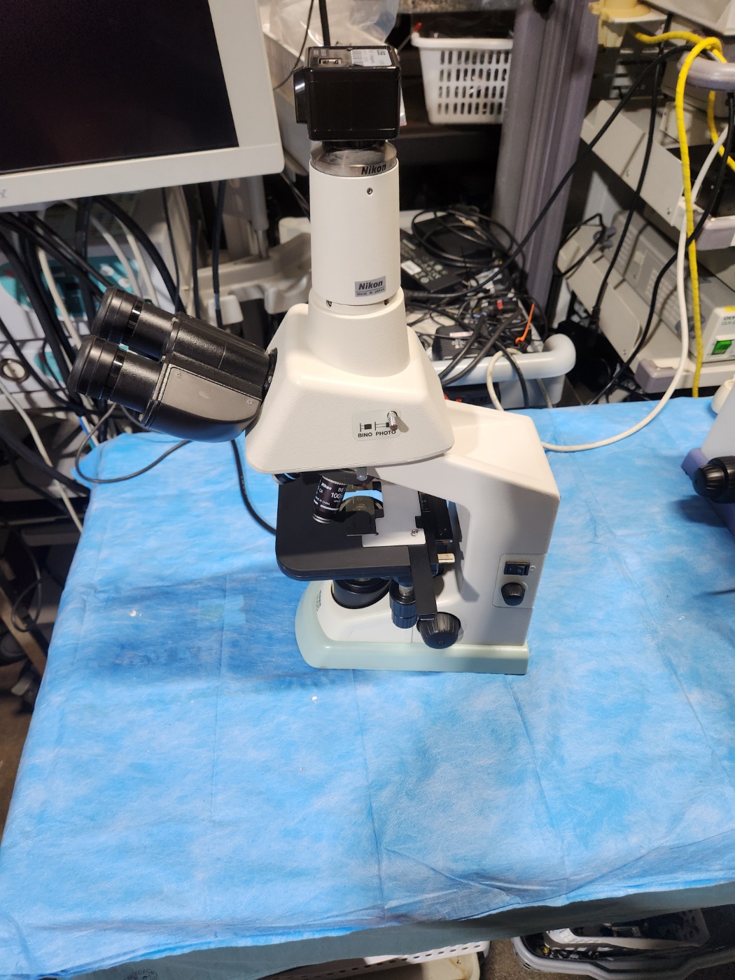 Nikon Eclipse E100 Microscope