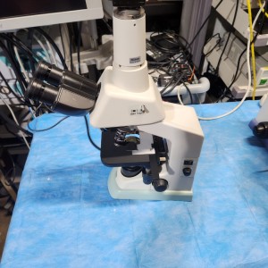 Nikon Eclipse E100 Microscope